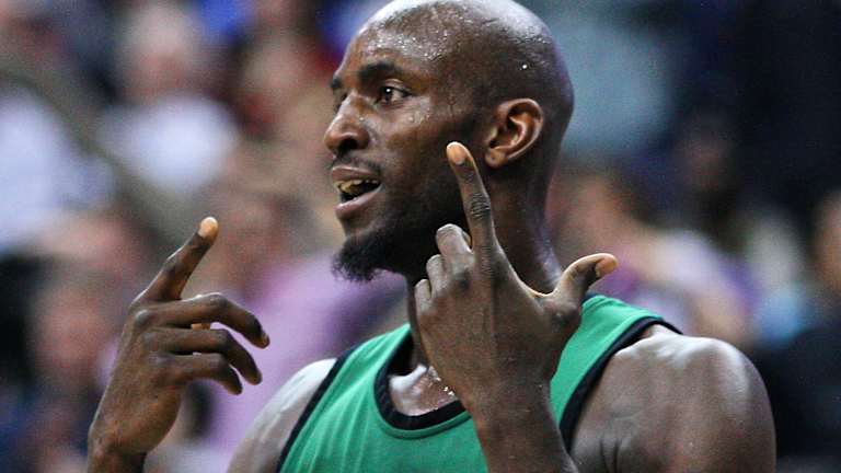Kevin Garnett calls Timberwolves owner Glen Taylor a 'snake'